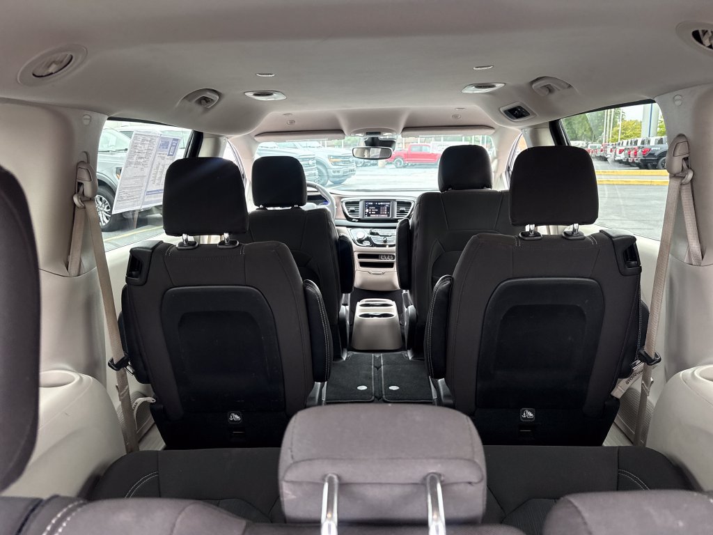 Used 2023 Chrysler Voyager LX FWD image 15
