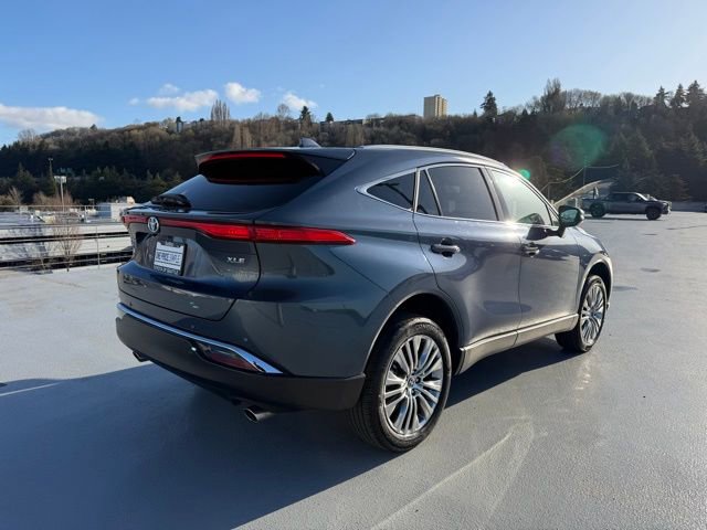 Used 2023 Toyota Venza XLE image 3