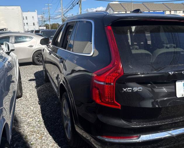 Used 2024 Volvo XC90 B5 Core AWD/4WD image 3
