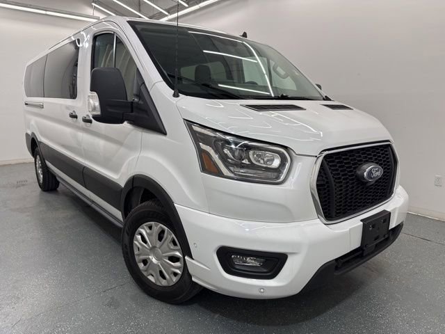 Used 2023 Ford Transit 350 XLT RWD image 3