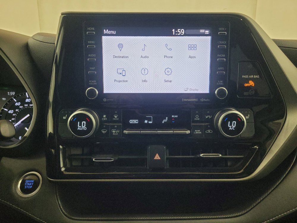 Used 2021 Toyota Highlander XLE AWD/4WD image 25