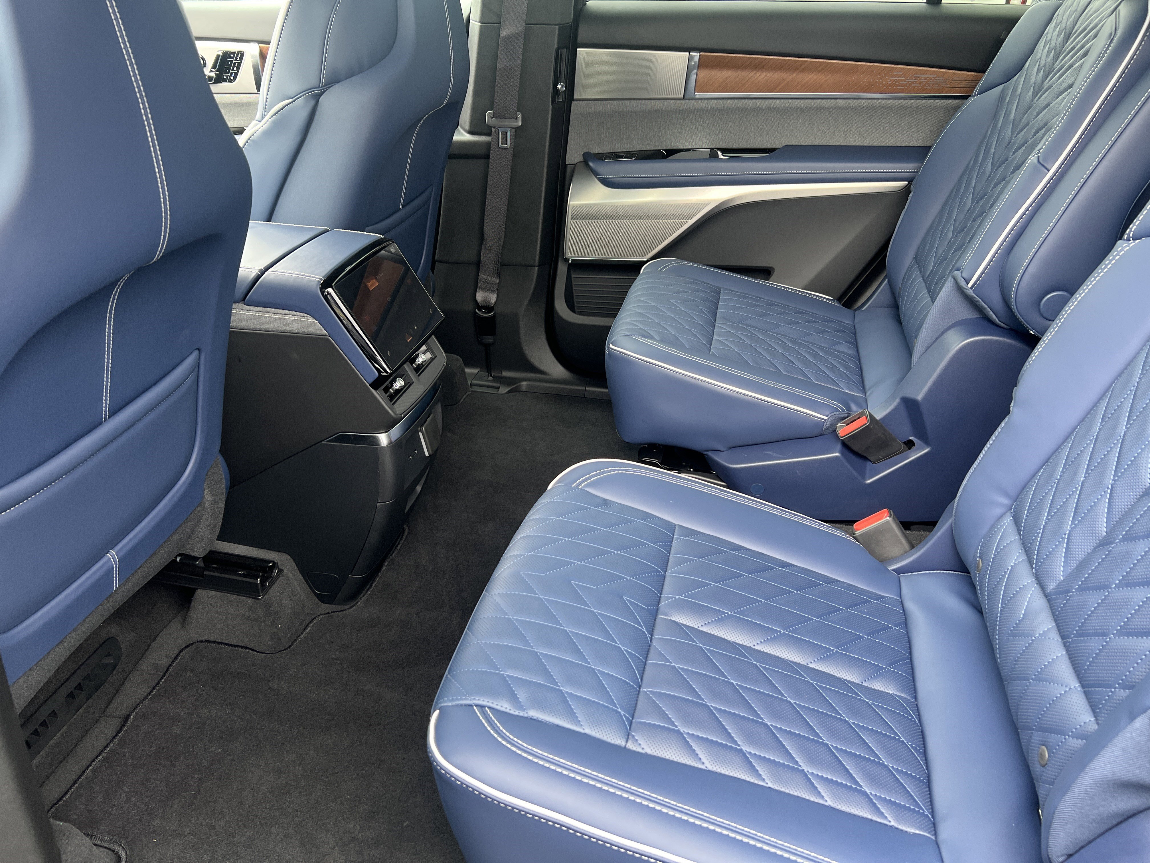 New 2026 Cadillac Vistiq Premium Luxury image 18