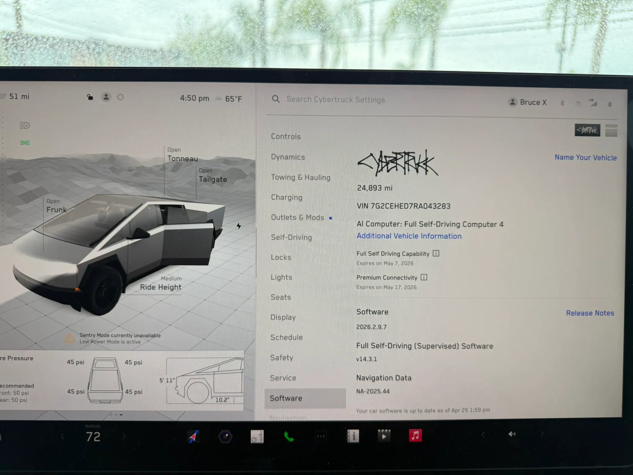 Used 2024 Tesla Cybertruck AWD Crew Cab image 12