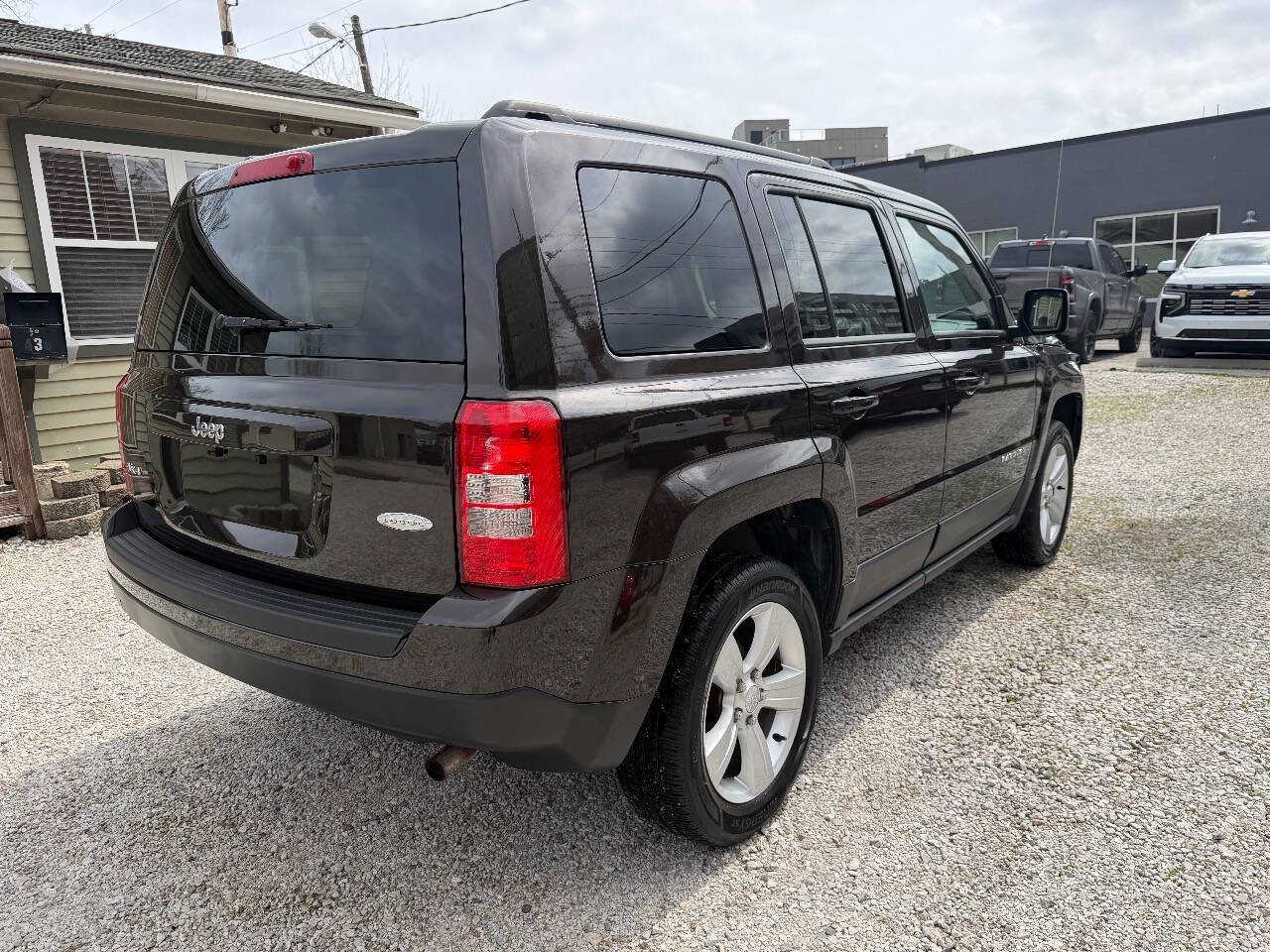 Used 2014 Jeep Patriot Latitude AWD/4WD image 5