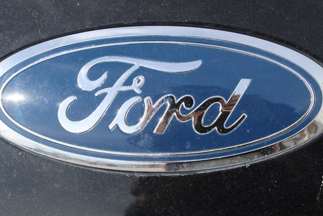 Used 2020 Ford Escape SE image 19