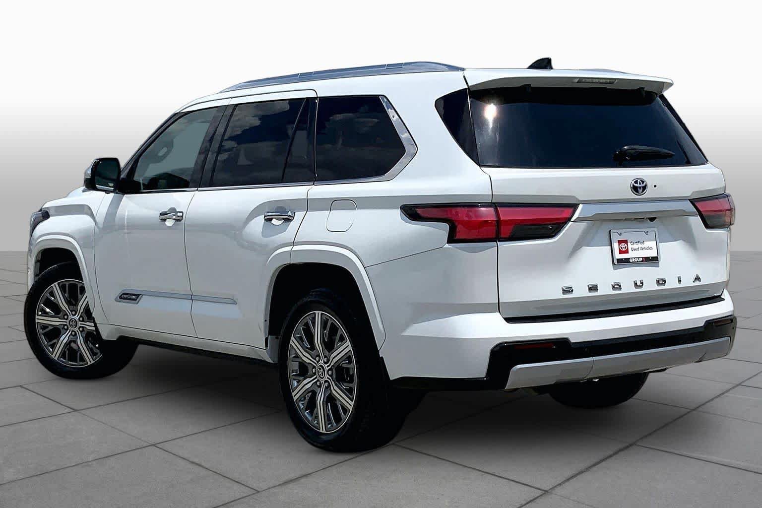 Used 2023 Toyota Sequoia Capstone RWD image 12