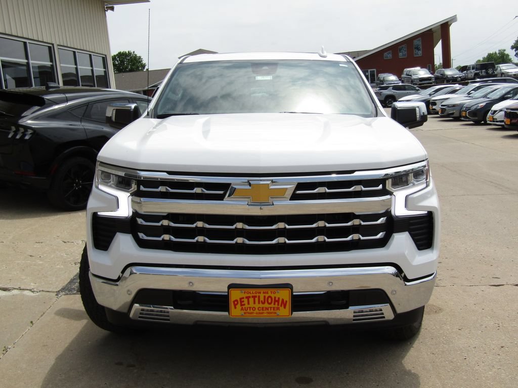New 2026 Chevrolet Silverado 1500 LTZ w/ LTZ Premium Package AWD/4WD image 13