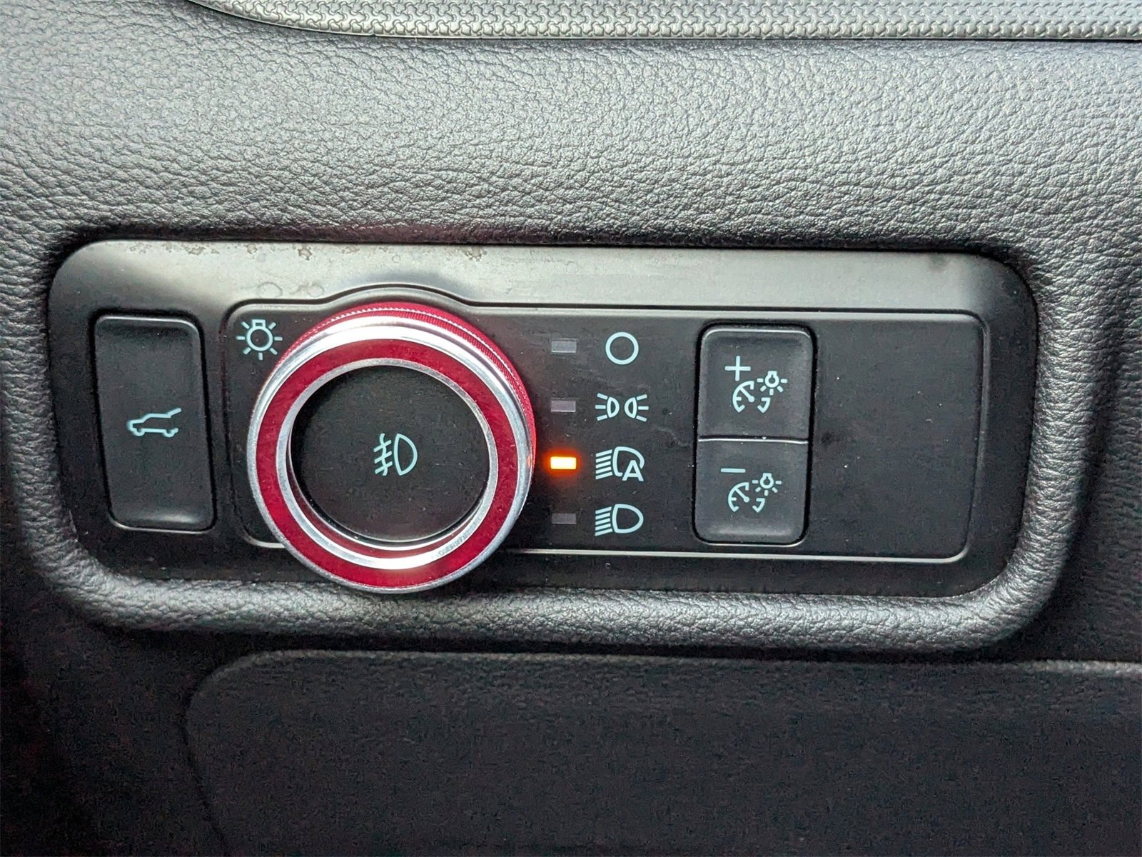 Used 2022 Ford Explorer XLT w/ Equipment Group 202A image 28