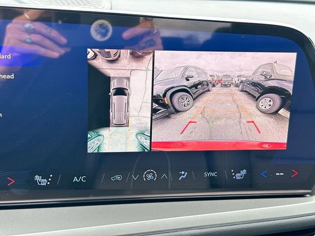 New 2025 Chevrolet Traverse LT w/ Enhanced Driving Package image 13