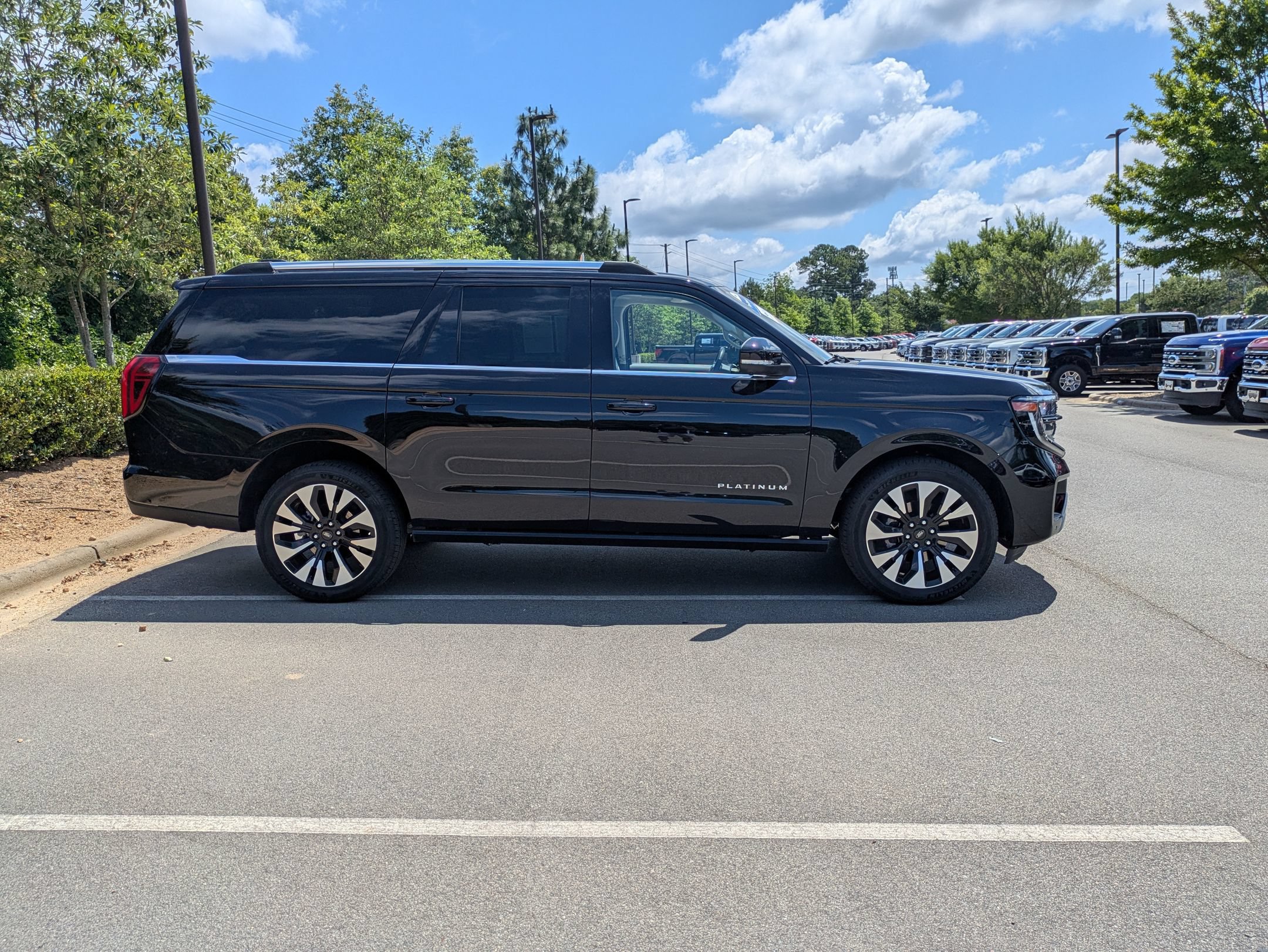 Certified 2025 Ford Expedition Max Platinum w/ Driver's Package AWD/4WD image 3