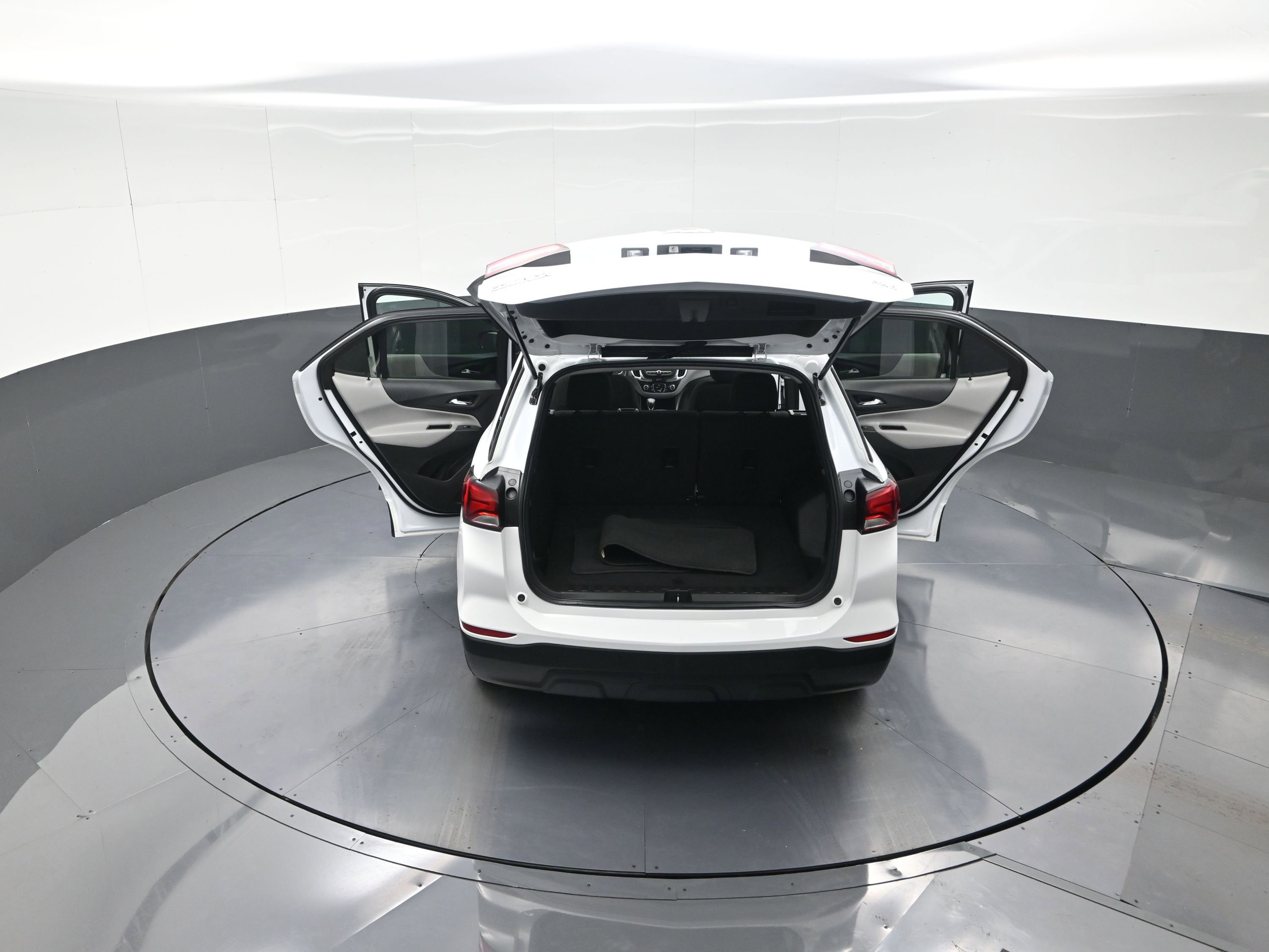 Used 2022 Chevrolet Equinox LS w/ LS Convenience Package image 13