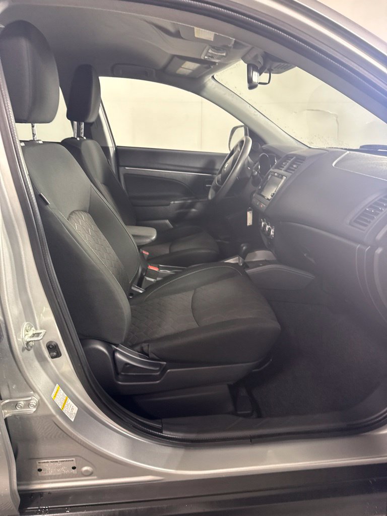 Used 2025 Mitsubishi Outlander Sport AWD image 16