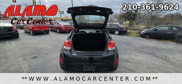 Used 2012 Hyundai Veloster w/ Style Pkg image 21