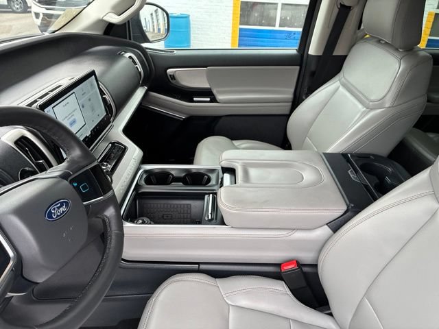 Used 2025 Ford Expedition Active AWD/4WD image 60