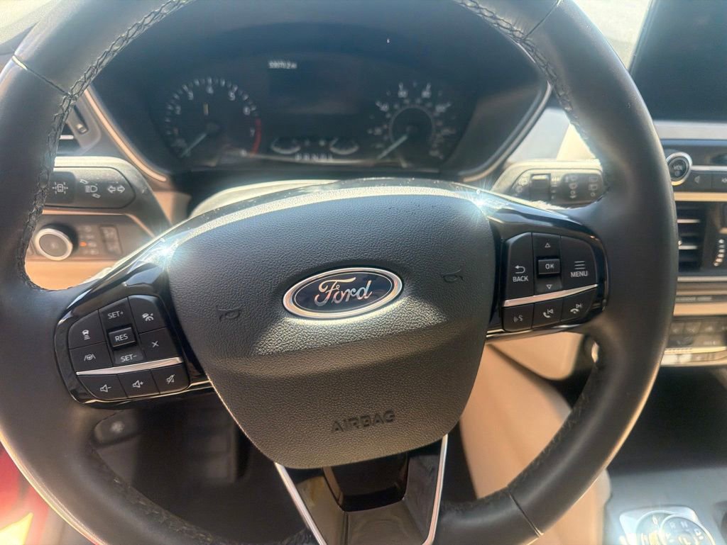 Used 2022 Ford Escape SEL FWD image 9