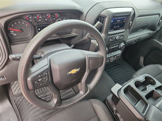 Used 2025 Chevrolet Silverado 1500 Custom image 10