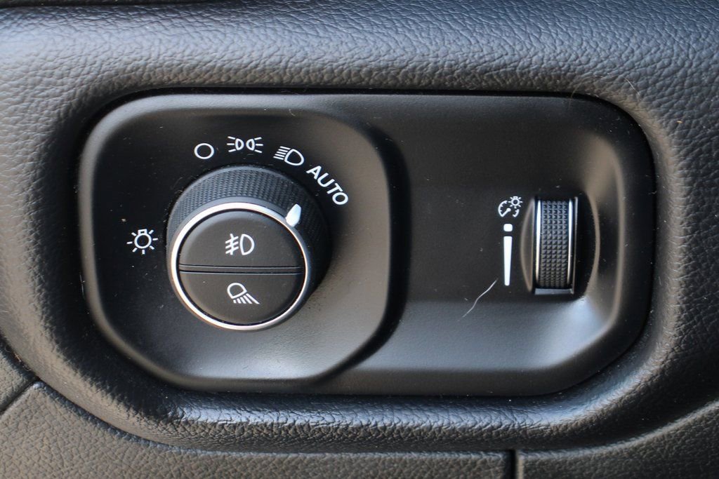 Used 2022 RAM 1500 Big Horn AWD/4WD image 18