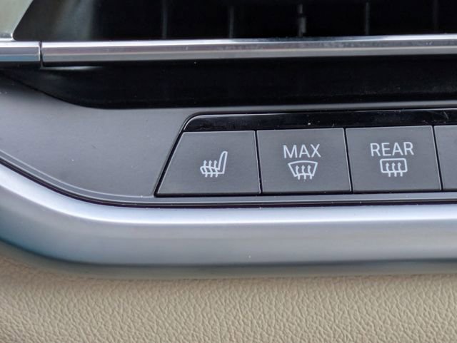 Used 2022 BMW X5 xDrive40i w/ Premium Package AWD/4WD image 25