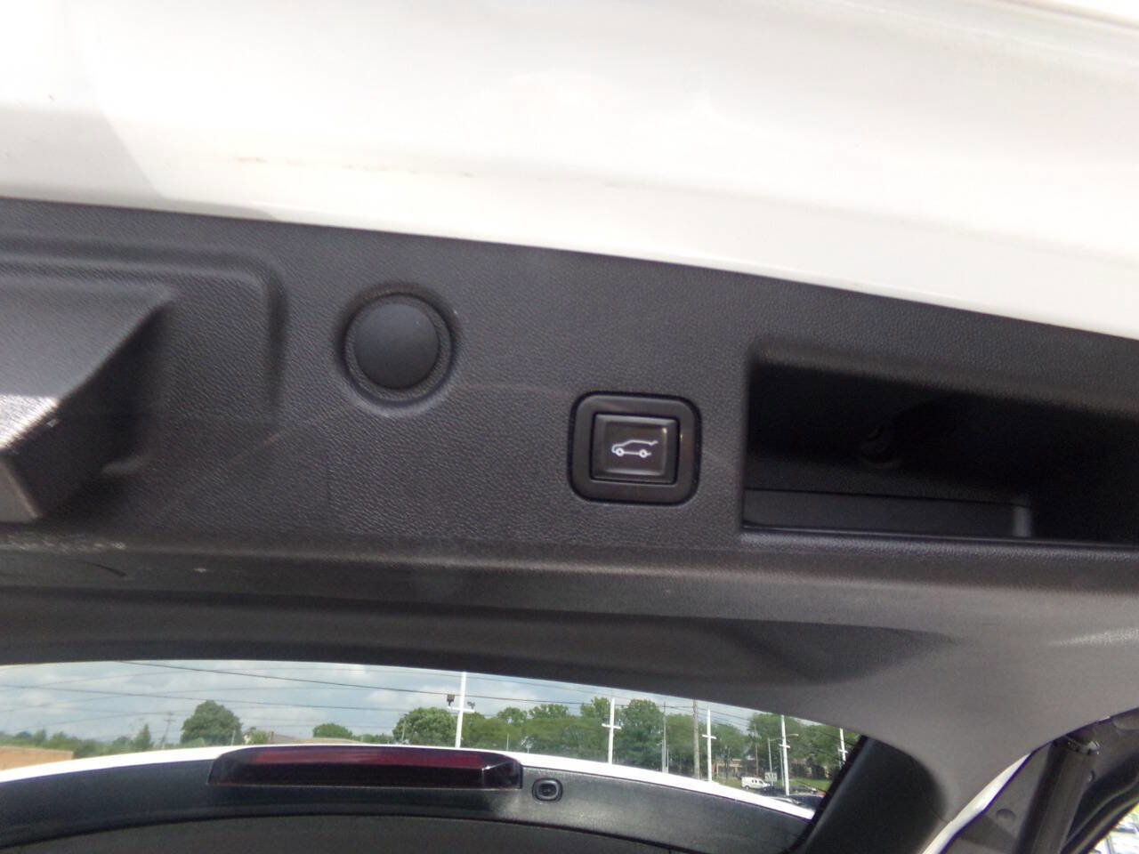 Used 2021 Chevrolet Equinox LT image 17