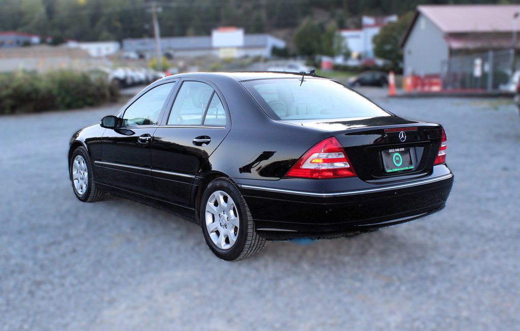 Used 2005 Mercedes-Benz C 320 Sedan image 5
