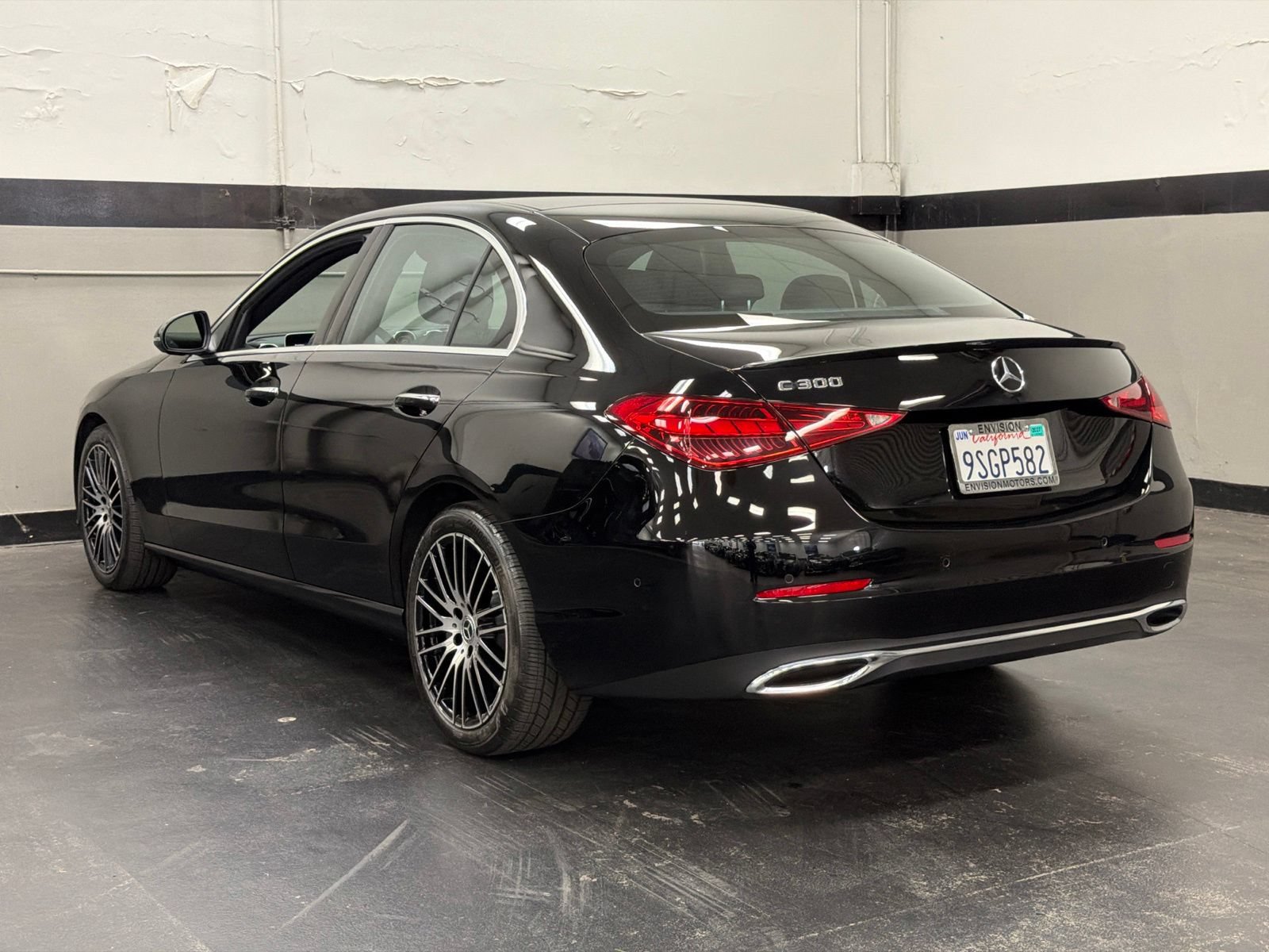 Used 2025 Mercedes-Benz C 300 Sedan image 9
