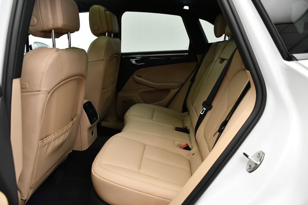 Certified 2025 Porsche Macan image 43