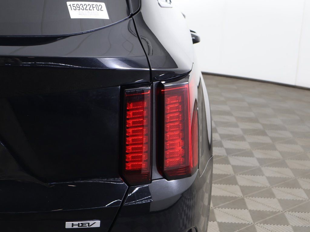 Used 2023 Kia Sorento EX image 17