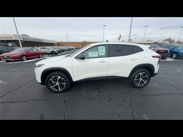 Certified 2024 Chevrolet Trax RS w/ Driver Confidence Package image 5