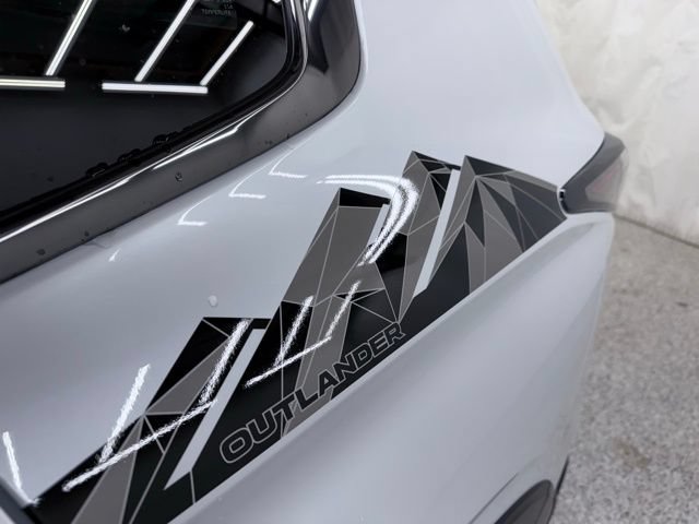 New 2026 Mitsubishi Outlander AWD image 10