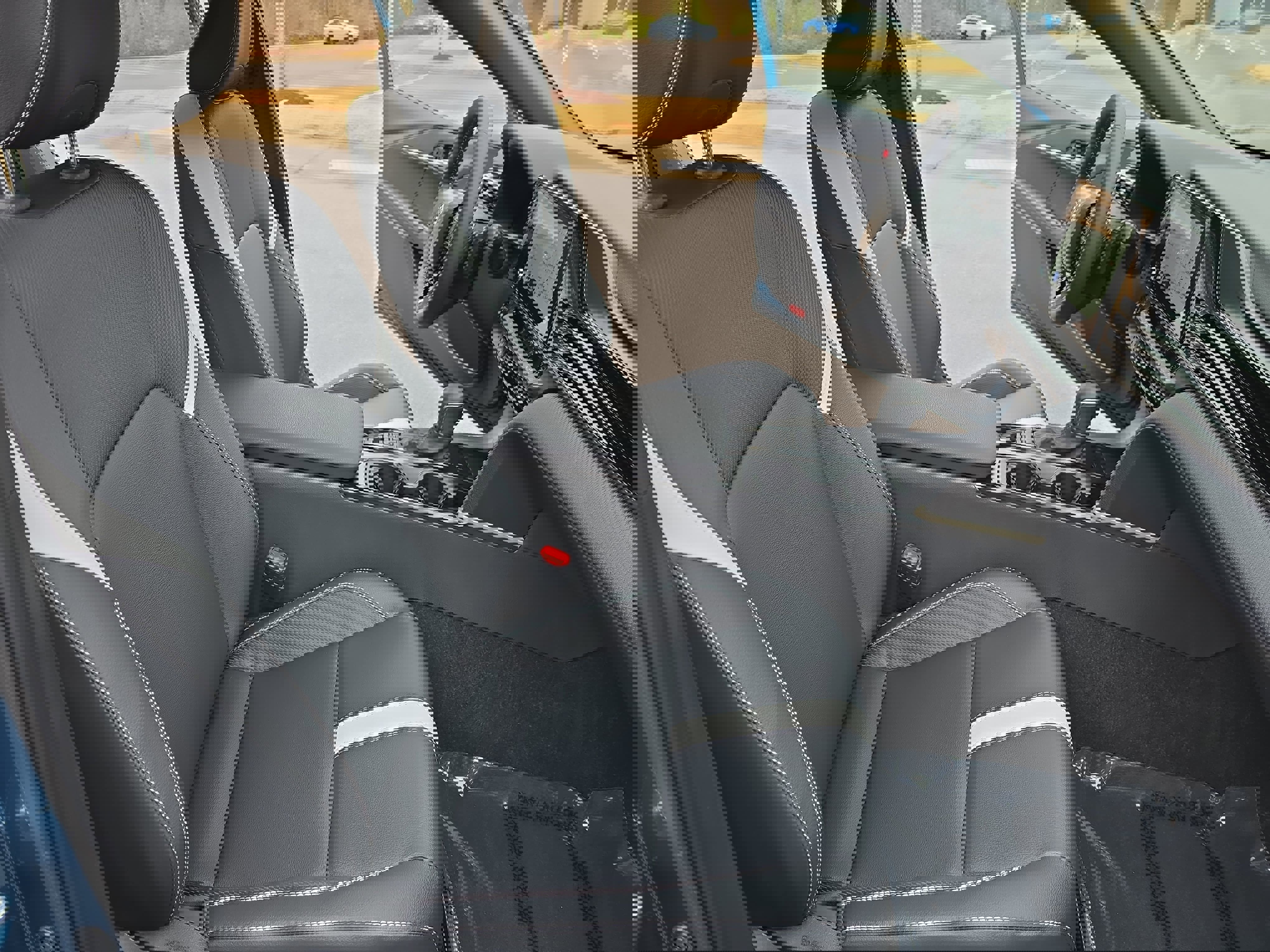 Used 2025 Toyota Camry SE image 10