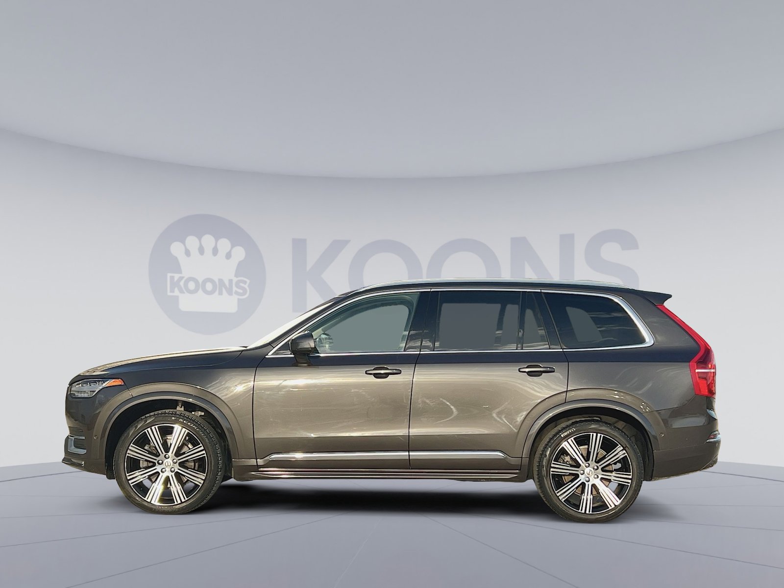 Certified 2023 Volvo XC90 B6 Ultimate w/ Protection Package image 2