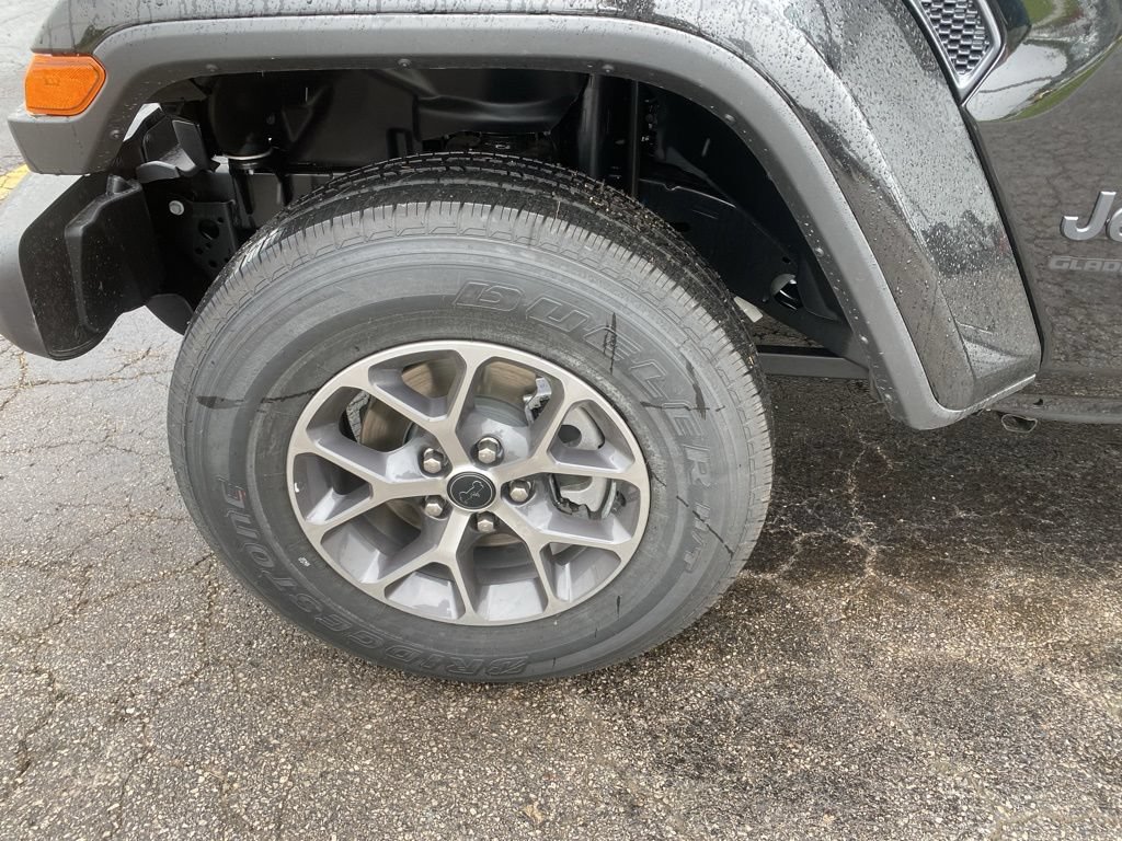New 2025 Jeep Gladiator Sport AWD/4WD image 5