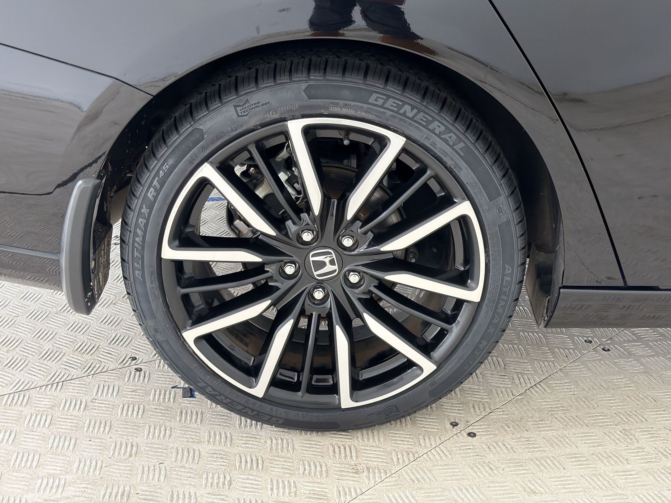 Used 2023 Honda Accord Touring image 12