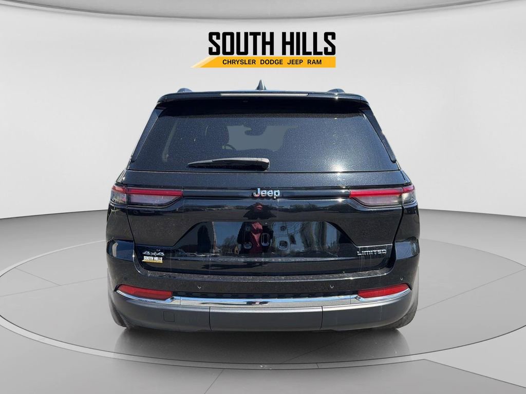 Certified 2023 Jeep Grand Cherokee Limited w/ Trailer Tow Prep Group (B) image 4