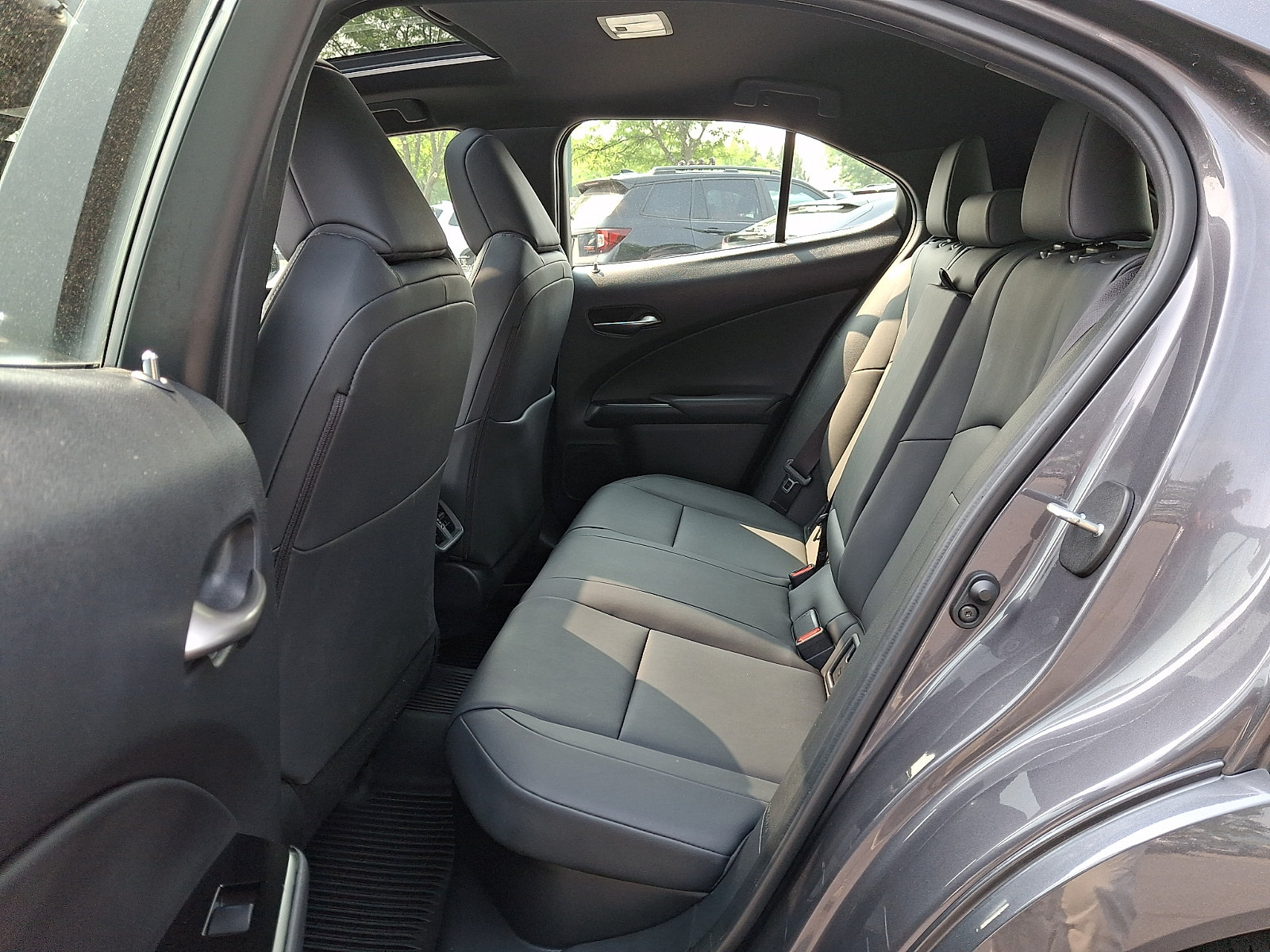 Used 2024 Lexus UX 250h AWD w/ Premium Package image 10