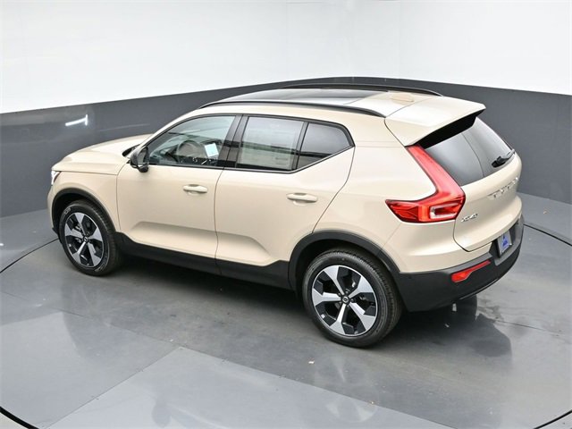 New 2026 Volvo XC40 B4 Plus w/ Protection Package Premier image 45