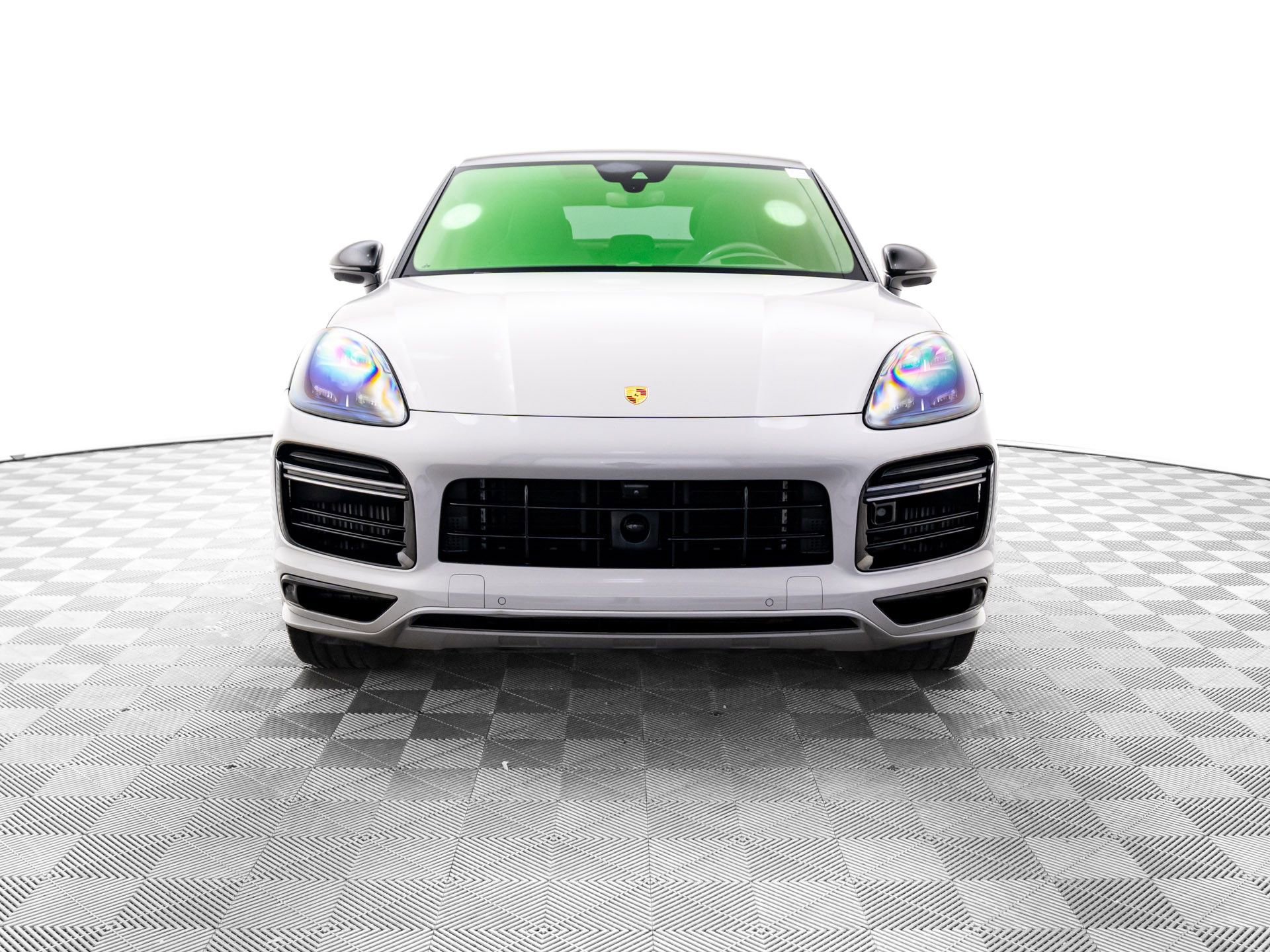 Used 2020 Porsche Cayenne Turbo image 9