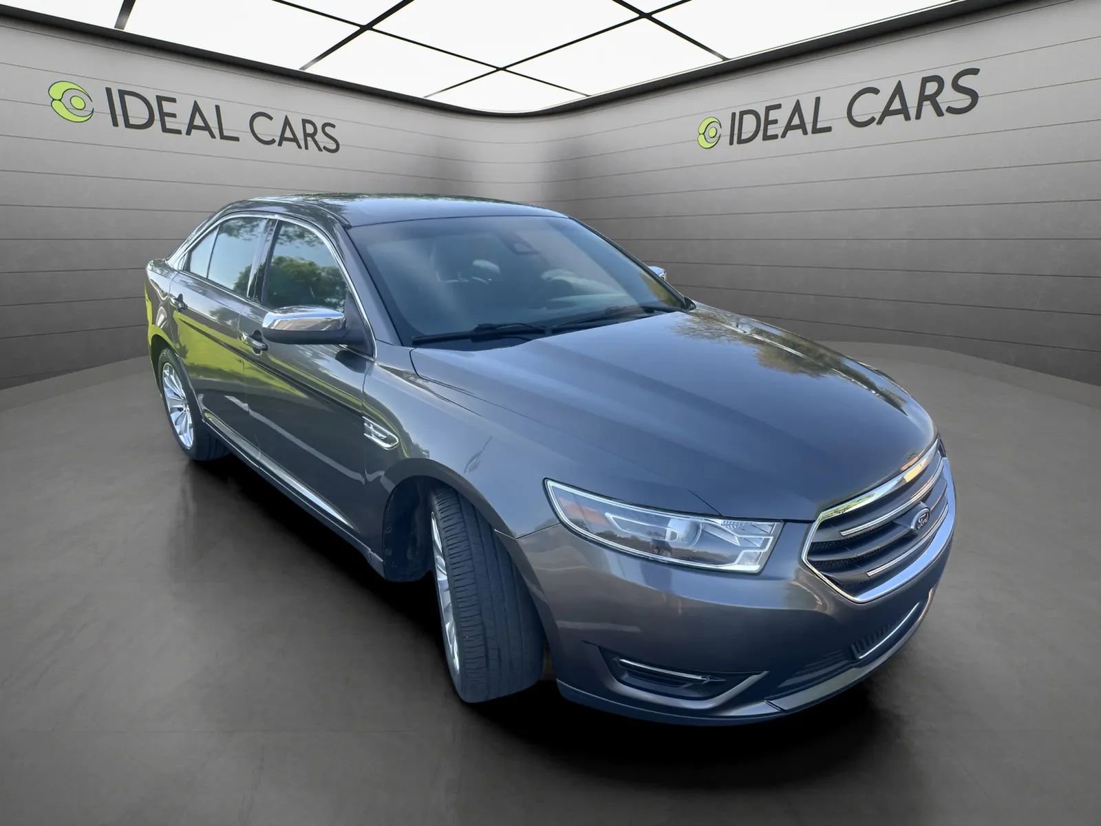 Used 2019 Ford Taurus Limited FWD image 3