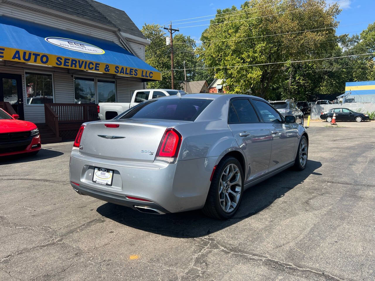 Used 2015 Chrysler 300 S image 8
