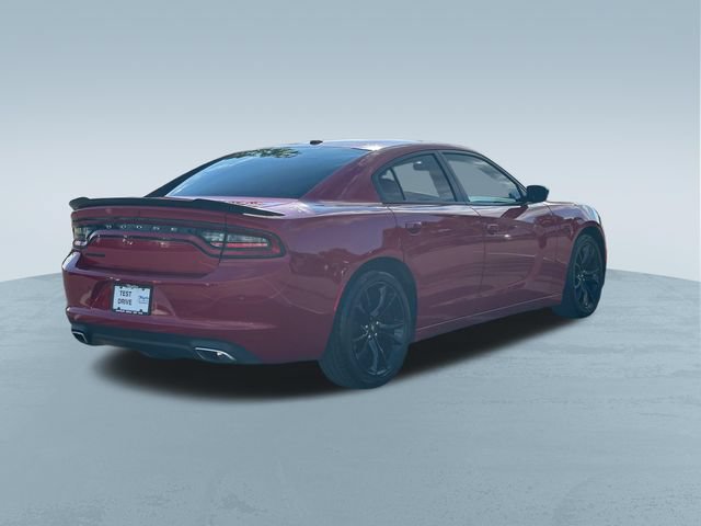 Used 2018 Dodge Charger SXT w/ Blacktop Package RWD image 8