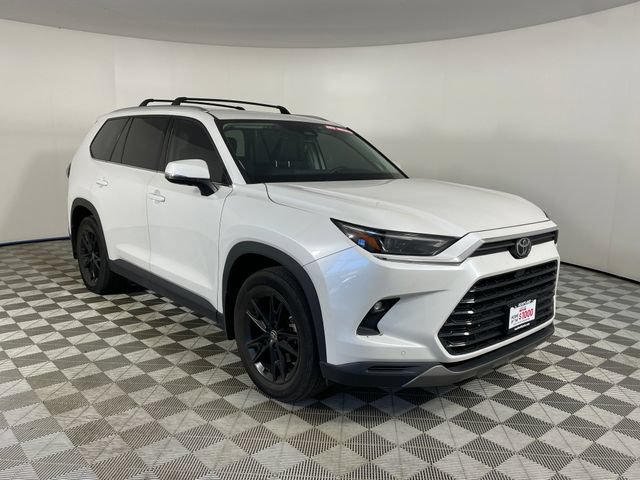 Used 2024 Toyota Grand Highlander AWD image 16
