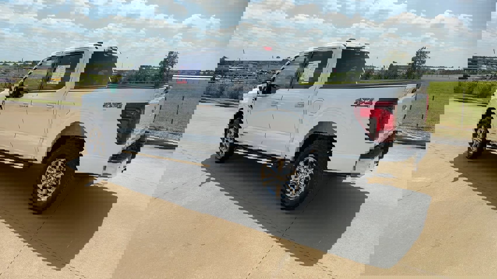 Used 2024 Ford F150 XLT w/ Mobile Office Package image 5