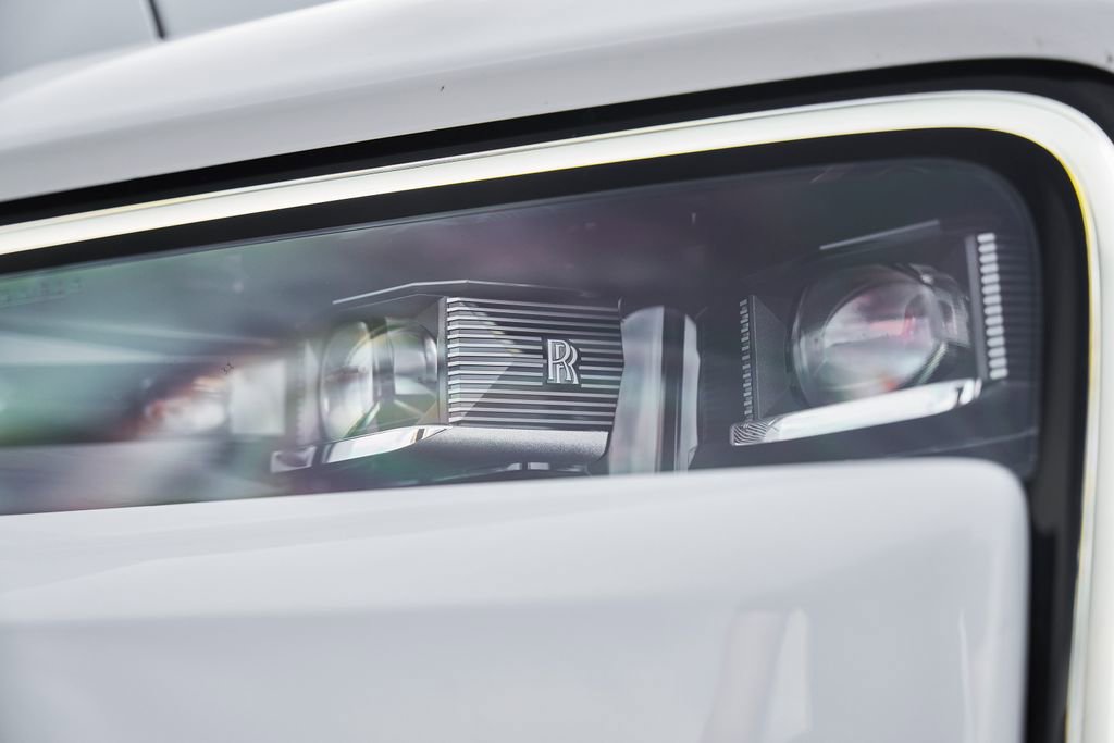 Used 2025 Rolls-Royce Cullinan AWD/4WD image 23