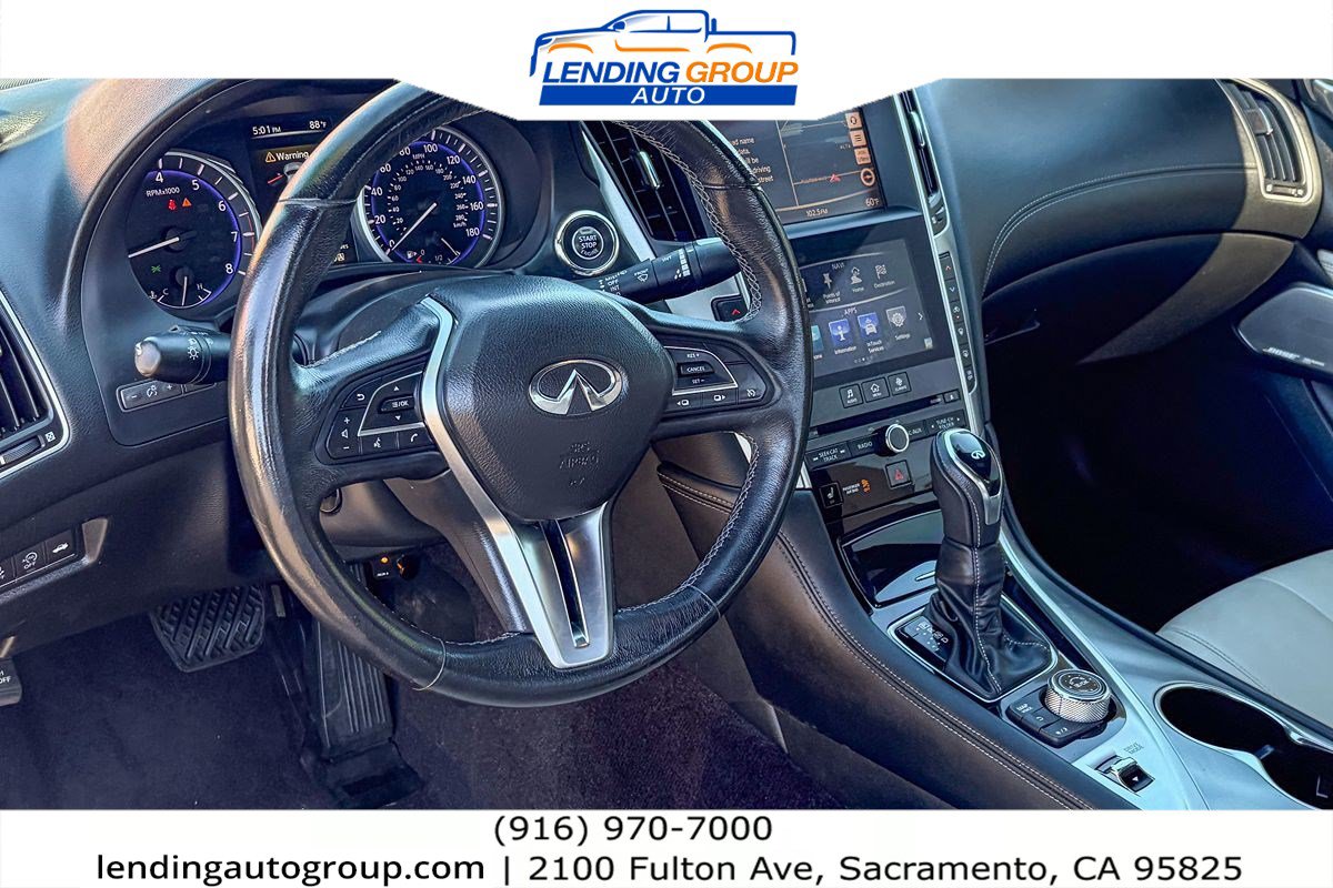 Used 2017 INFINITI Q60 2.0t w/ Premium Plus Package 2.0T RWD image 11