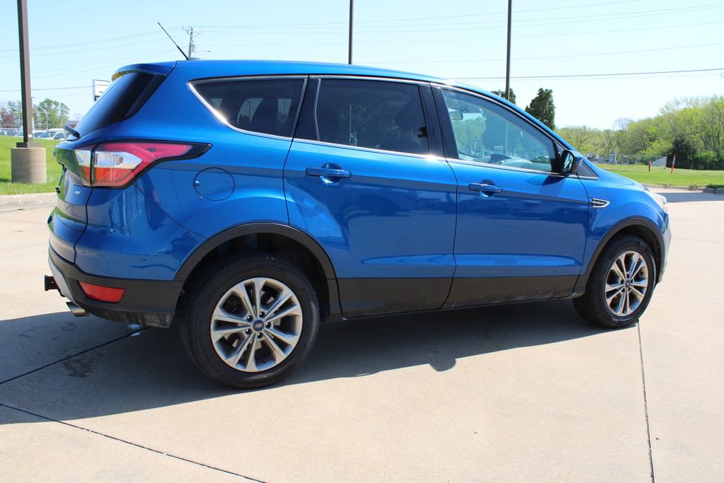 Used 2017 Ford Escape SE image 5