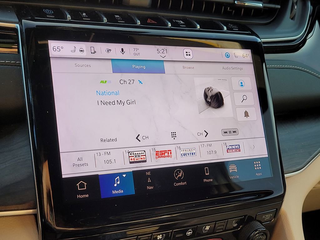 Used 2023 Jeep Grand Cherokee 4WD 4xe w/ Luxury Tech Group II image 23