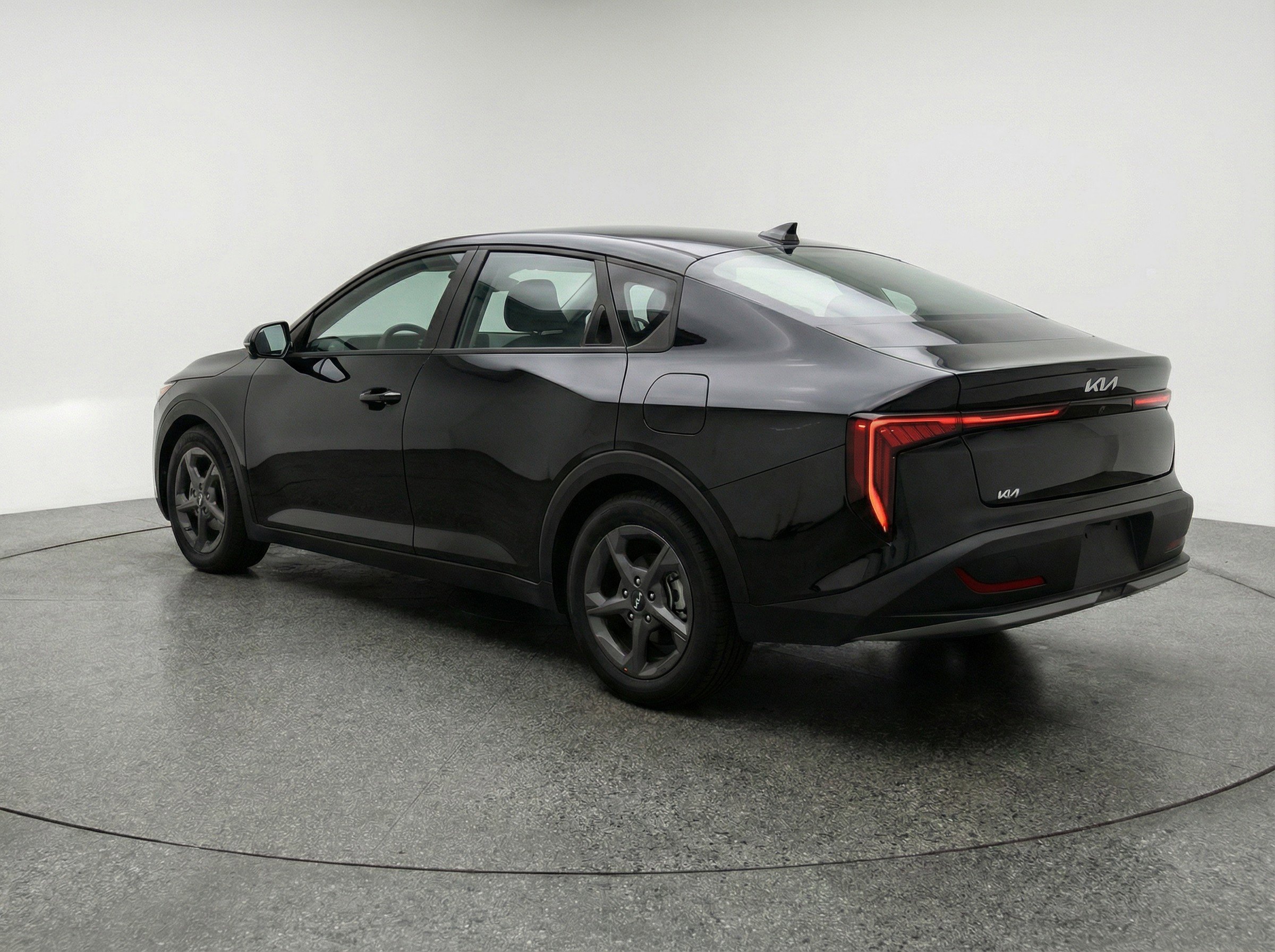 Used 2025 Kia K4 LXS image 6