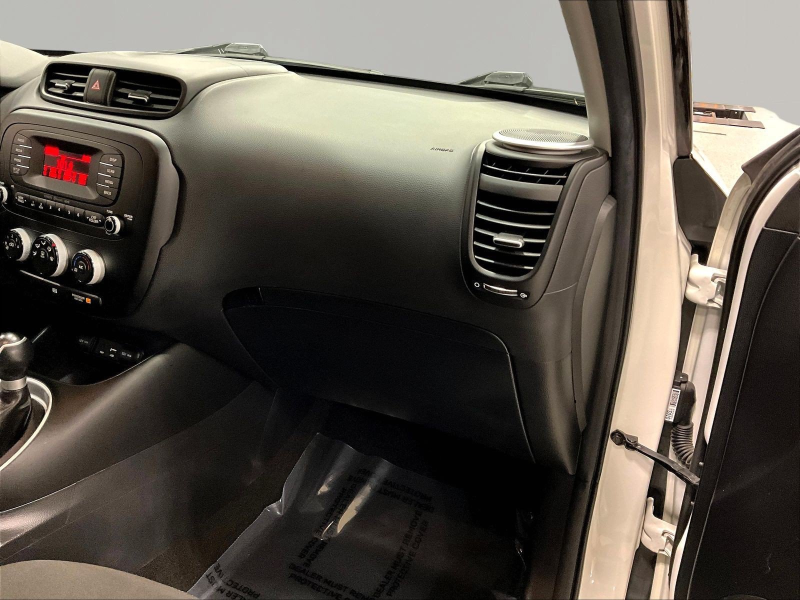 Used 2016 Kia Soul FWD image 26