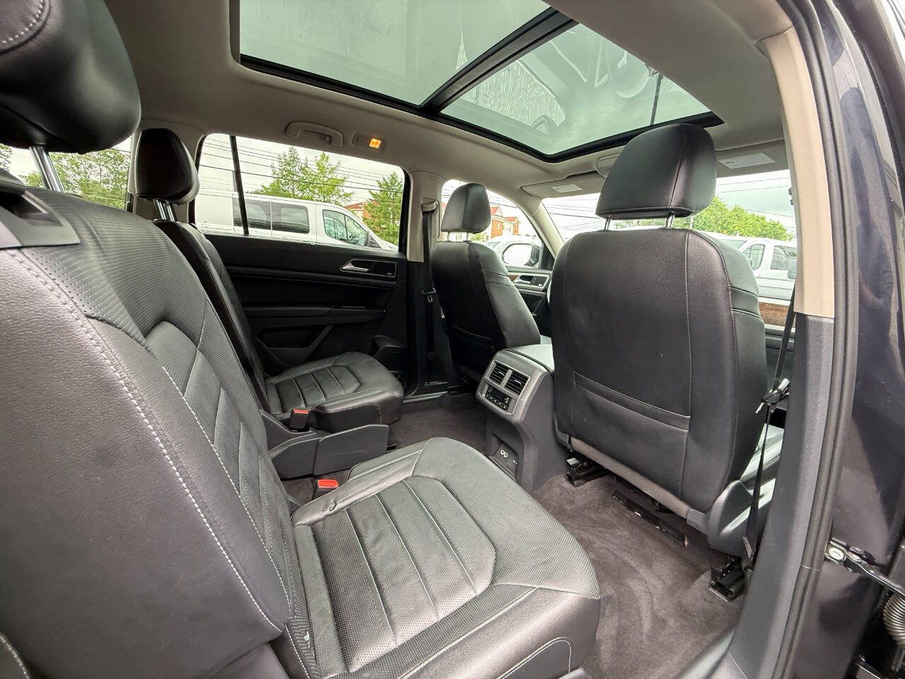 Used 2018 Volkswagen Atlas SEL Premium AWD/4WD image 9