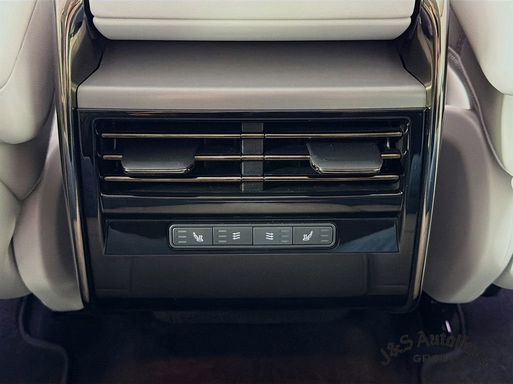 Used 2024 Land Rover Range Rover Sport SE AWD/4WD image 31